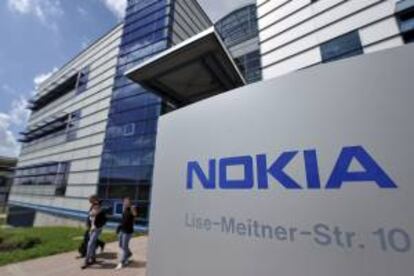 En la imagen, detalle del logo de la compañía finlandesa de telefonía móvil Nokia. EFE/Archivo