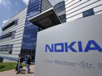 En la imagen, detalle del logo de la compañía finlandesa de telefonía móvil Nokia. EFE/Archivo