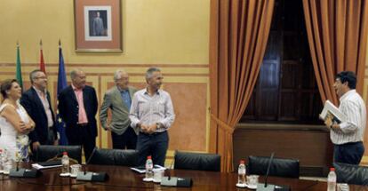 Un momento de la reunión del grupo de trabajo que se ha creado en el Parlamento sobre transparencia y calidad democrática.