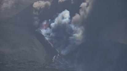 La colada del volcán de La Palma, que llegó al mar la pasada noche.