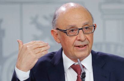 Cristóbal Montoro, ministro de Hacienda y Administraciones Públicas. 