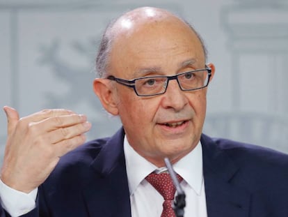 Cristóbal Montoro, ministro de Hacienda y Administraciones Públicas. 