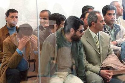 Varios de los procesados por el 11-S, en el juicio celebrado en un pabellón de la Audiencia Nacional en la Casa de Campo.