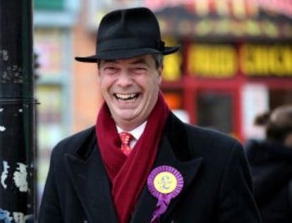 El líder del UKIP, Nigel Farage, hace campaña en febrero pasado.