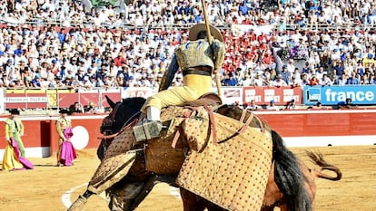 El tercer toro de Pedraza de Yeltes, en el tercio de varas.