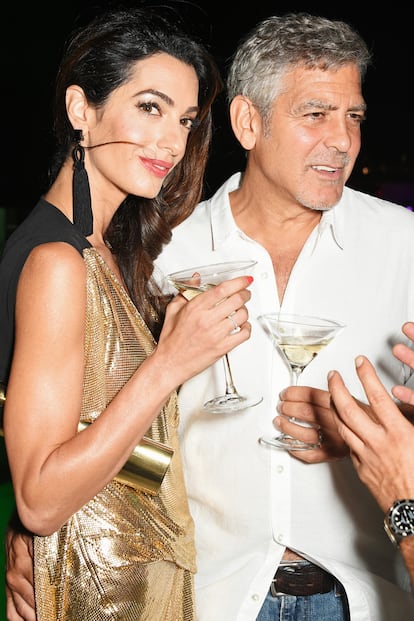 George Clooney y Amal Alamuddin no han querido perderse las fiestas ibicencas. Han pasado el fin de semana en la isla blanca para presentar en Ushuaïa el tequila Casamigos, la bebida que el actor/director lanzó hace unos meses.