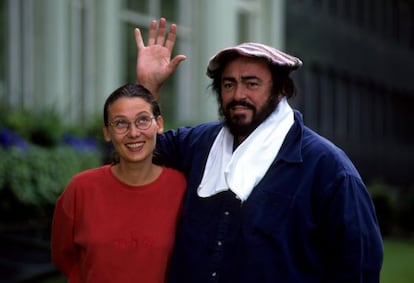 Luciano Pavarotti y su &uacute;ltima mujer, Nicoletta Mantovani.