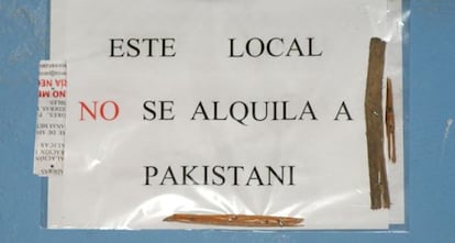 Imagen del cartel colocado en un local del barrio valenciano de Russafa.