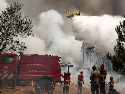 Mais de 800 bombeiros lutam contra os incêndios em Portugal