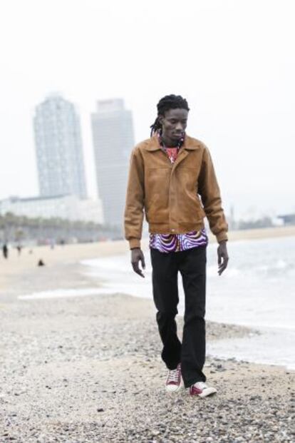 Mamadou Dia en la Barceloneta. 