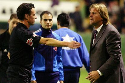 Bernd Schuster, en el momento de ser expulsado del partido contra el Albacete.
