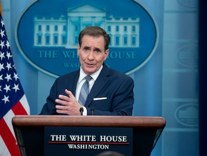 John Kirby, portavoz del Consejo de Seguridad Nacional, en la rueda de prensa durante la cual se formularon preguntas sobre los documentos filtrados del Pentágono relativos a la guerra en Ucrania, este lunes en Washington (EE UU).