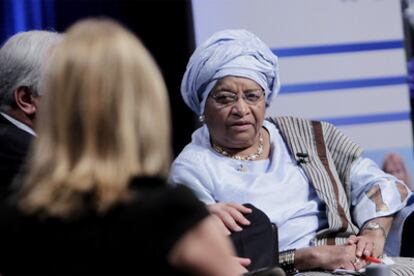 La presidenta de Liberia, Ellen Johnson Sirleaf, durante un debate en la conferencia de Oslo.