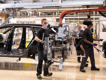 Trabajadores en la fábrica de Seat en Martorell (Barcelona). 