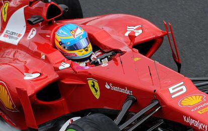 Fernando Alonso, de la escudería Ferrari, también ha probado su monoplaza en el circuito australiano.