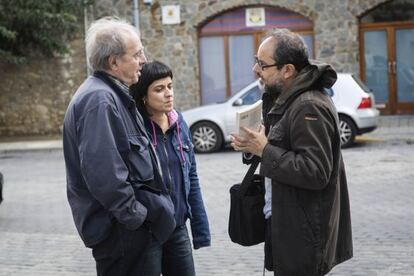 Anna Gabriel amb Antonio Baños i Julià de Jòdar.