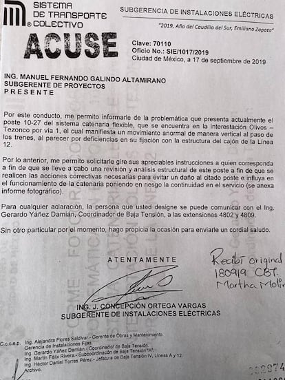 Copia fotostática de una sugerencia realizada por el subgerente de proyectos del Sistema de Transporte Colectivo Metro, Manuel Fernando Galindo, sobre uno de los postes de la estación Olivos de la Línea 12, fechada el 17 de septiembre de 2019.