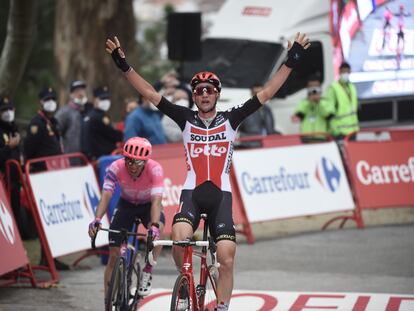 Wellens gana por delante de Woods.