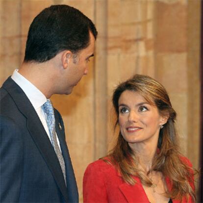 El año pasado doña Letizia no pudo asistir a la entrega de los premios por estar embaraza de doña Leonor. En esta ocasión, ha dicho la Princesa ha dicho: "Leonor vendrá a Oviedo cuando lo diga el Príncipe".