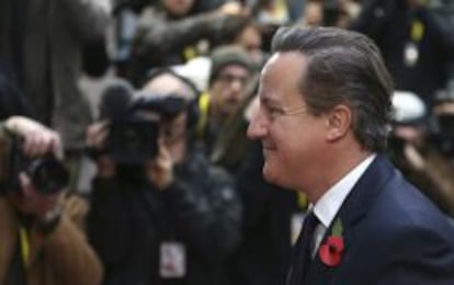 El primer ministro brit&aacute;nico, David Cameron, a su llegada a la cumbre de Bruselas hoy. 