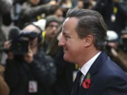 El primer ministro brit&aacute;nico, David Cameron, a su llegada a la cumbre de Bruselas hoy. 