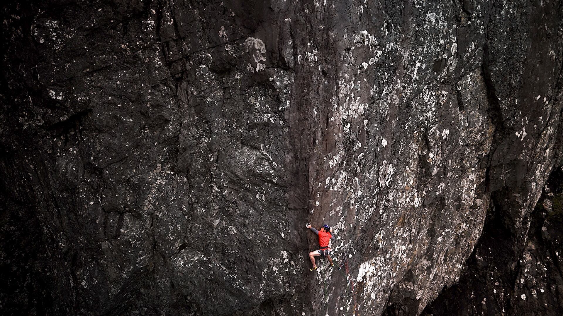 El largo viaje de redención de James Pearson: de las drogas y la depresión a la cima de la escalada