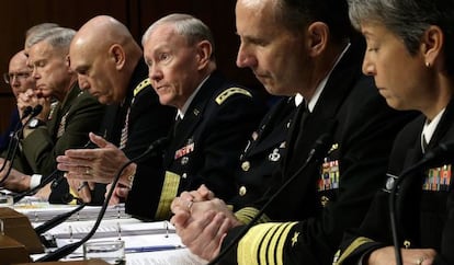 Líderes del Ejército de EE UU testifican en el Senado durante la audiencia sobre los casos de abusos sexuales