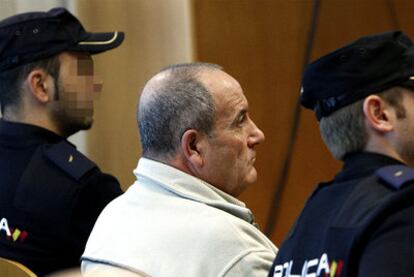 Antonio Serrano, acusado de matar a su esposa en 2008, en el banquillo de la Audiencia Provincial de Madrid.