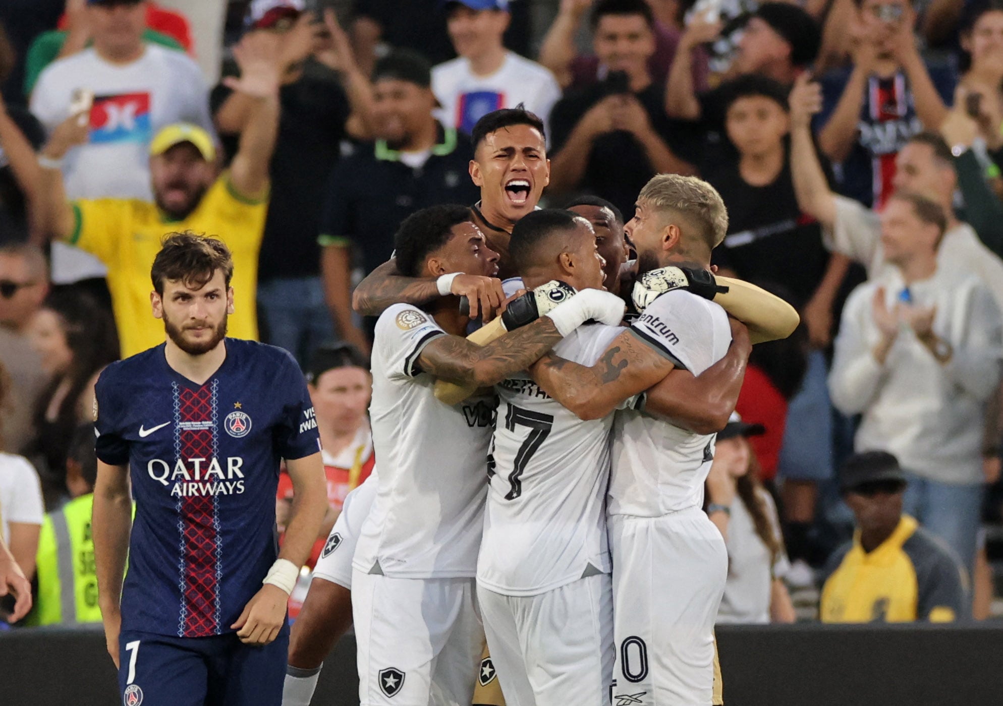 El Botafogo derrota al PSG y deja al Atlético al borde de la eliminación