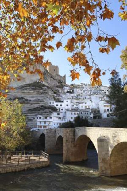 Alcalá del Júcar y su puente romano.