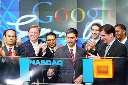 Los fundadores y el presidente de Google, el día de la salida a Bolsa.