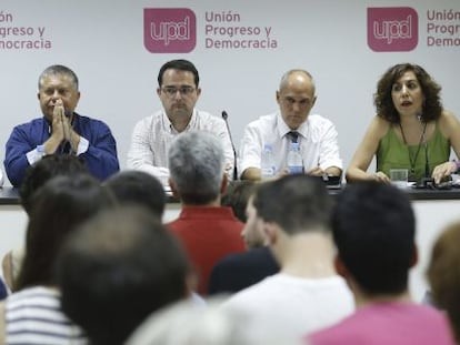 Los cuatro candidatos a dirigir UPyD, durante el debate. 