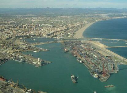 Vista area del Puerto de Valencia.