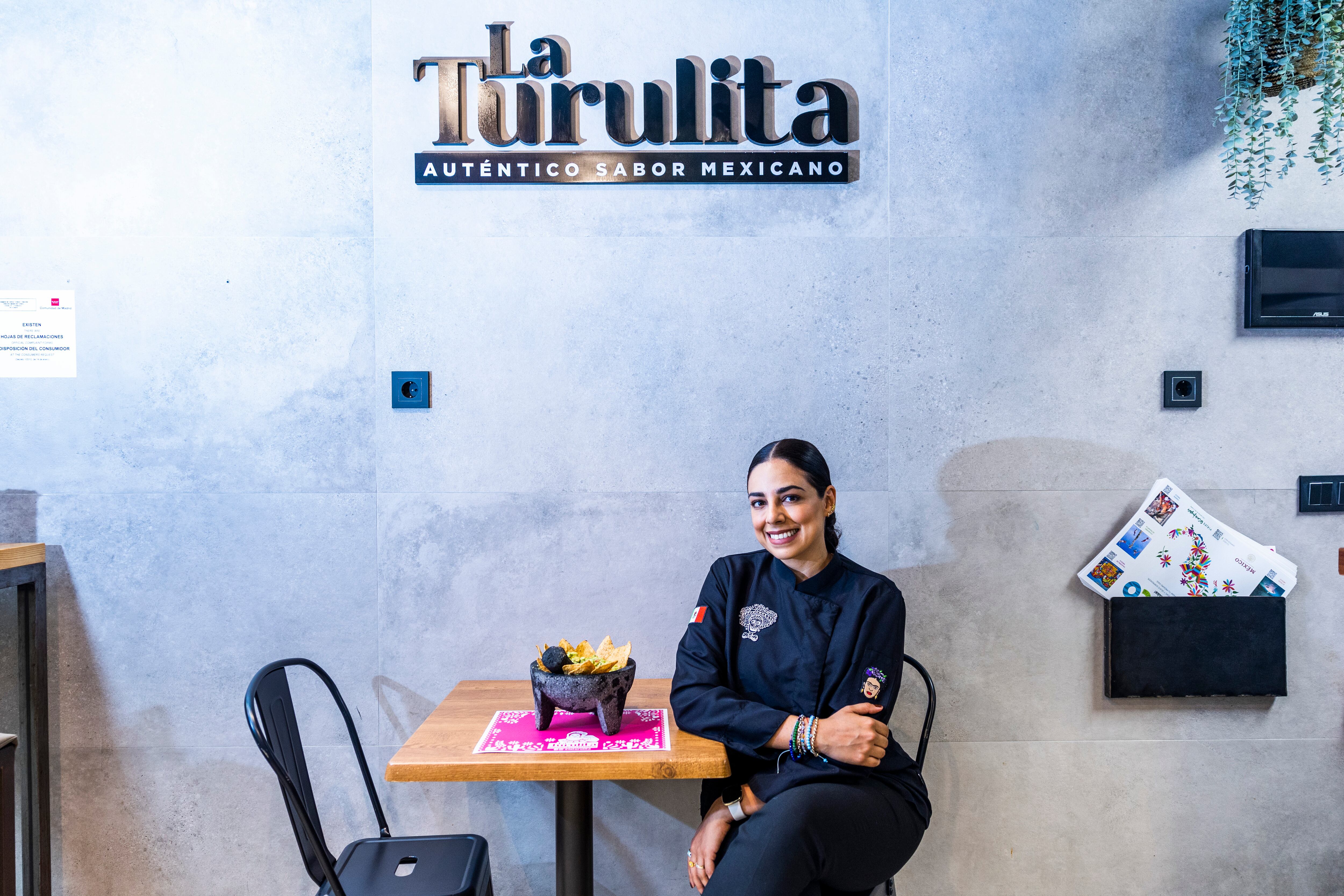 Verónica Tego, propietaria de La Turulita, en el Mercado de Ibiza, en Madrid.