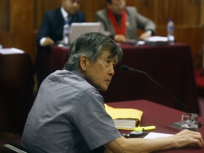 Alberto Fujimori durante su juicio por desv&iacute;o de fondos