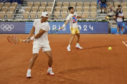 Nadal entrena Roland Garros