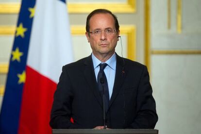 François Hollande durante la conferencia de prensa con Mahmud Abbas en el Elíseo.