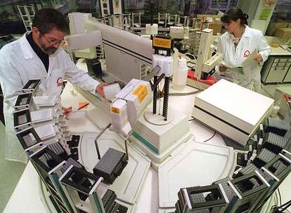 Laboratorios de una unidad farmacéutica de una empresa química multinacional.