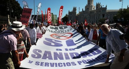 Manifestación de la 'marea blanca' contra la privatización de la sanidad madrileña.