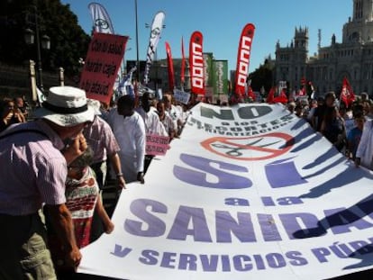 Manifestaci&oacute;n de la &#039;marea blanca&#039; contra la privatizaci&oacute;n de la sanidad madrile&ntilde;a. 