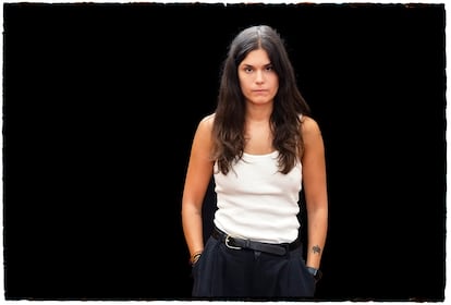 La poeta española Elvira Sastre presentó su proyecto editorial 'Manos de Pan', que busca dar visibilidad a escritores jóvenes.