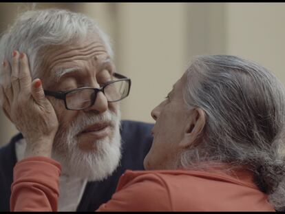 Jorge Osorio y Juana Ramos en un fotograma de 'No son horas para olvidar' de David Castañón.