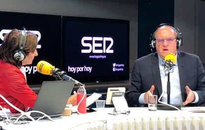 El candidato del PSOE a la Presidencia de la Comunidad de Madrid, Ángel Gabilondo, en la entrevista con Pepa Bueno en la Cadena SER.