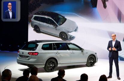 Ralf Brandstätter, director de operaciones de Volkswagen, en el Salón del Automóvil de Ginebra.