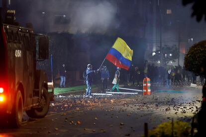 Las protestas ocurren desde hace tres días justo cuando el país enfrenta el tercer pico de la pandemia por covid19.