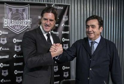 El máximo accionista del Bilbao Basket, Gorka Arrinda, y el empresario Enrique 'Curro' Guzmán, que encabeza el grupo de inversores que se harán cargo de la gestión del club