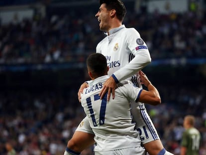 Lucas V&aacute;zquez y Morata celebran del gol del 5-1 contra el Legia en Champions. 