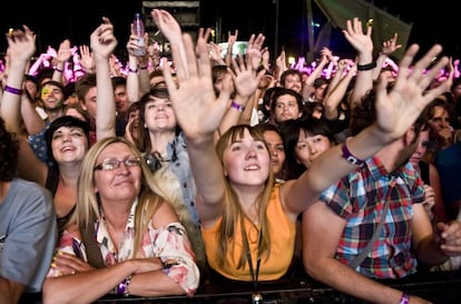 El p&uacute;blico puede comprar los abonos de los festivales a buen de precio en agosto.