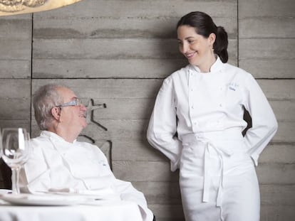 Juan Mari y Elena Arzak, en su restaurante de San Sebastián.