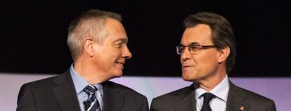 Pere Navarro y Artur Mas, antes de un debate electoral en 2012.